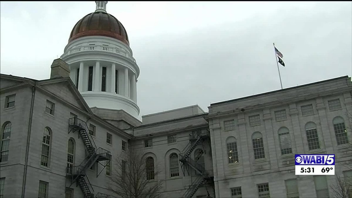 Maine Senate approves online voter registration (FILE)